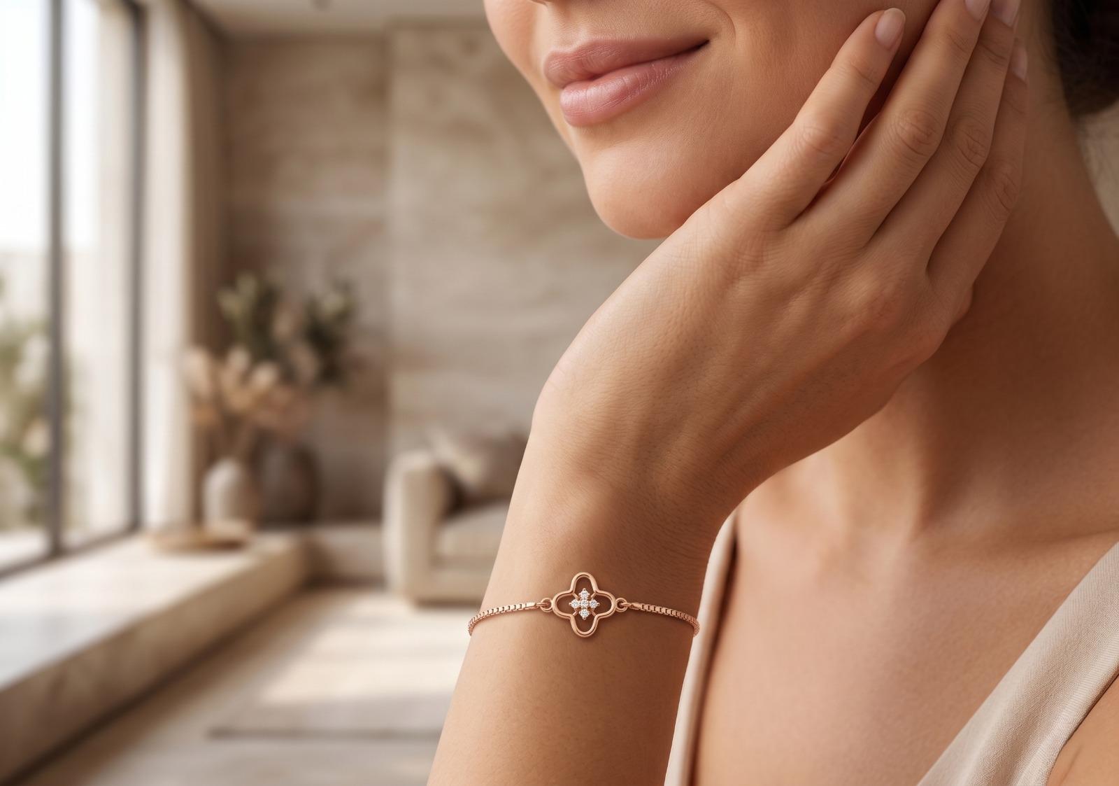 Clover Charm Bracelet , 5.5 Inch , Yellow Gold , 18 K