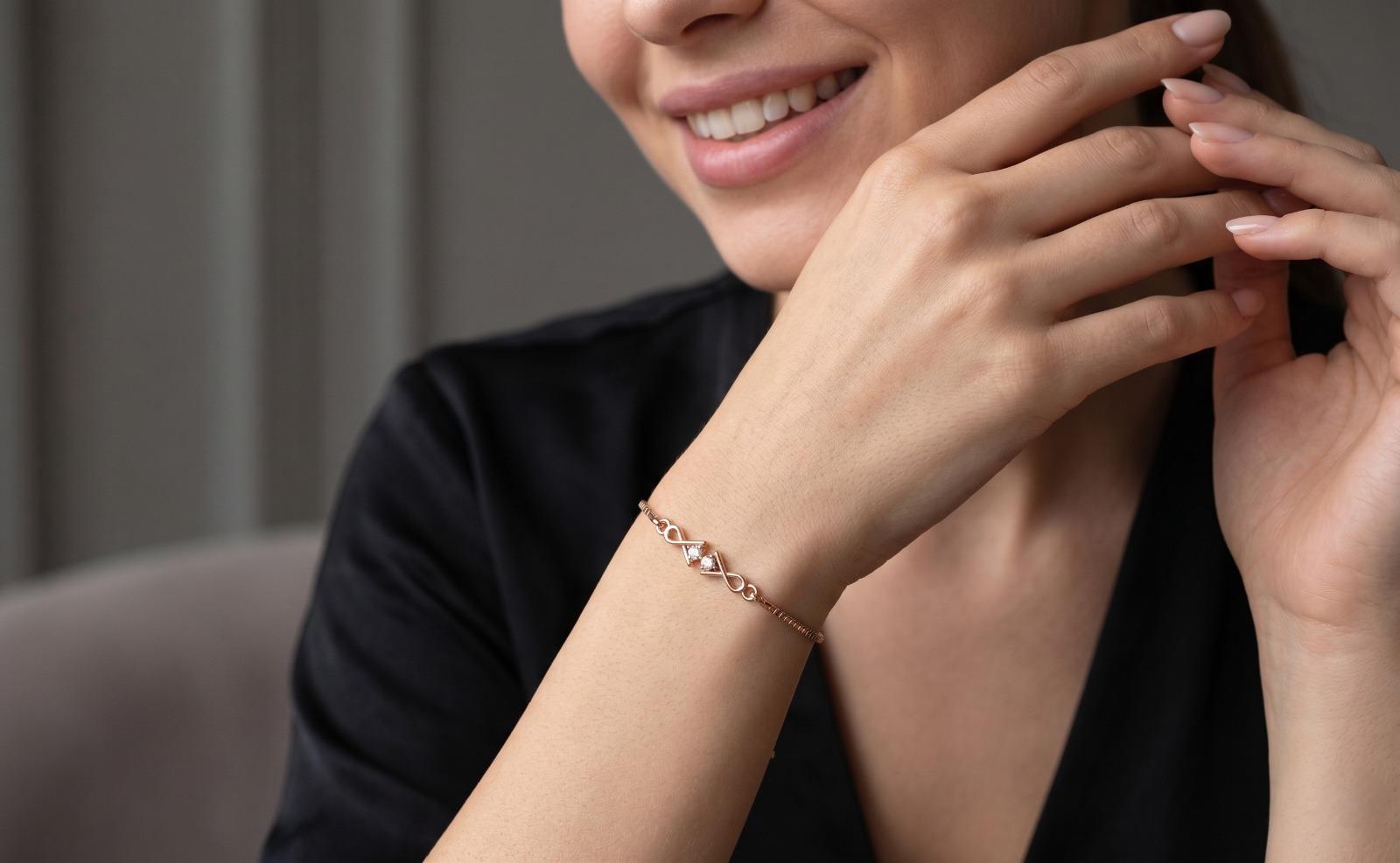 The Eternal Bond Bracelet , 5.5 Inch , Yellow Gold , 18 K
