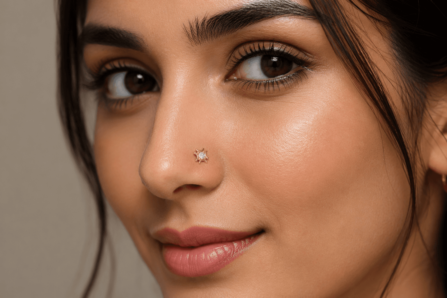 The Nova Bloom Nosepin , Yellow Gold , 18 K