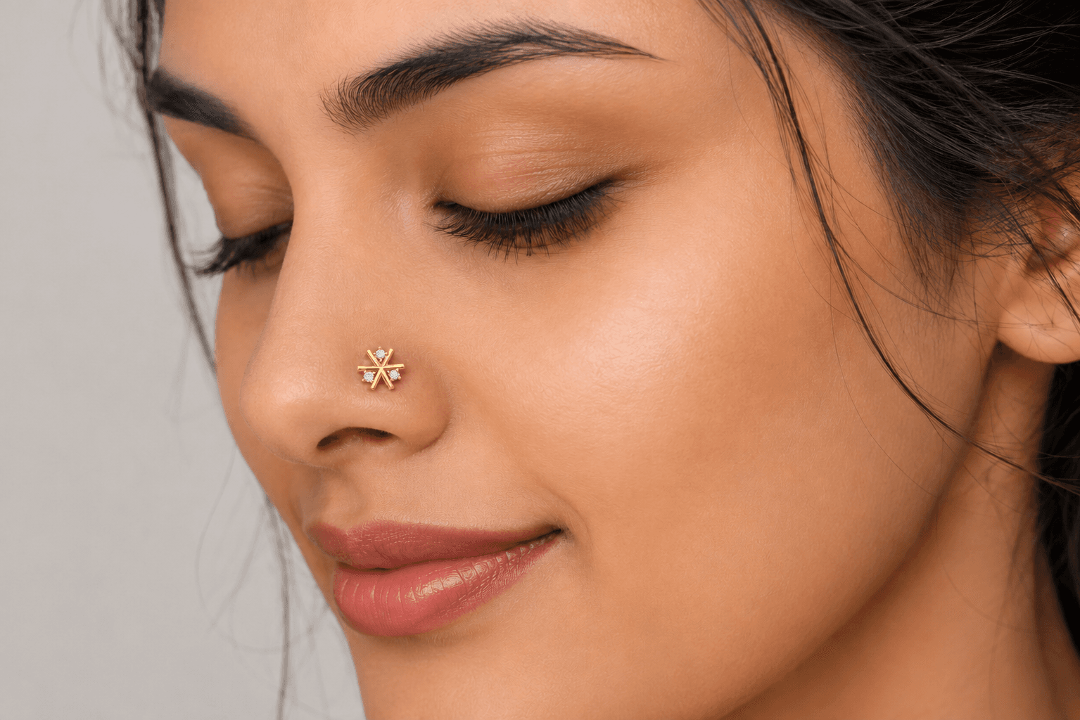 The Prism Linear Nosepin , Yellow Gold , 18 K