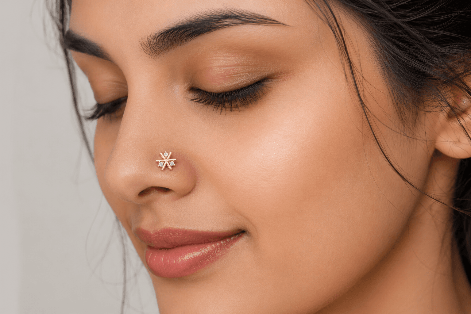 The Prism Linear Nosepin , Yellow Gold , 18 K