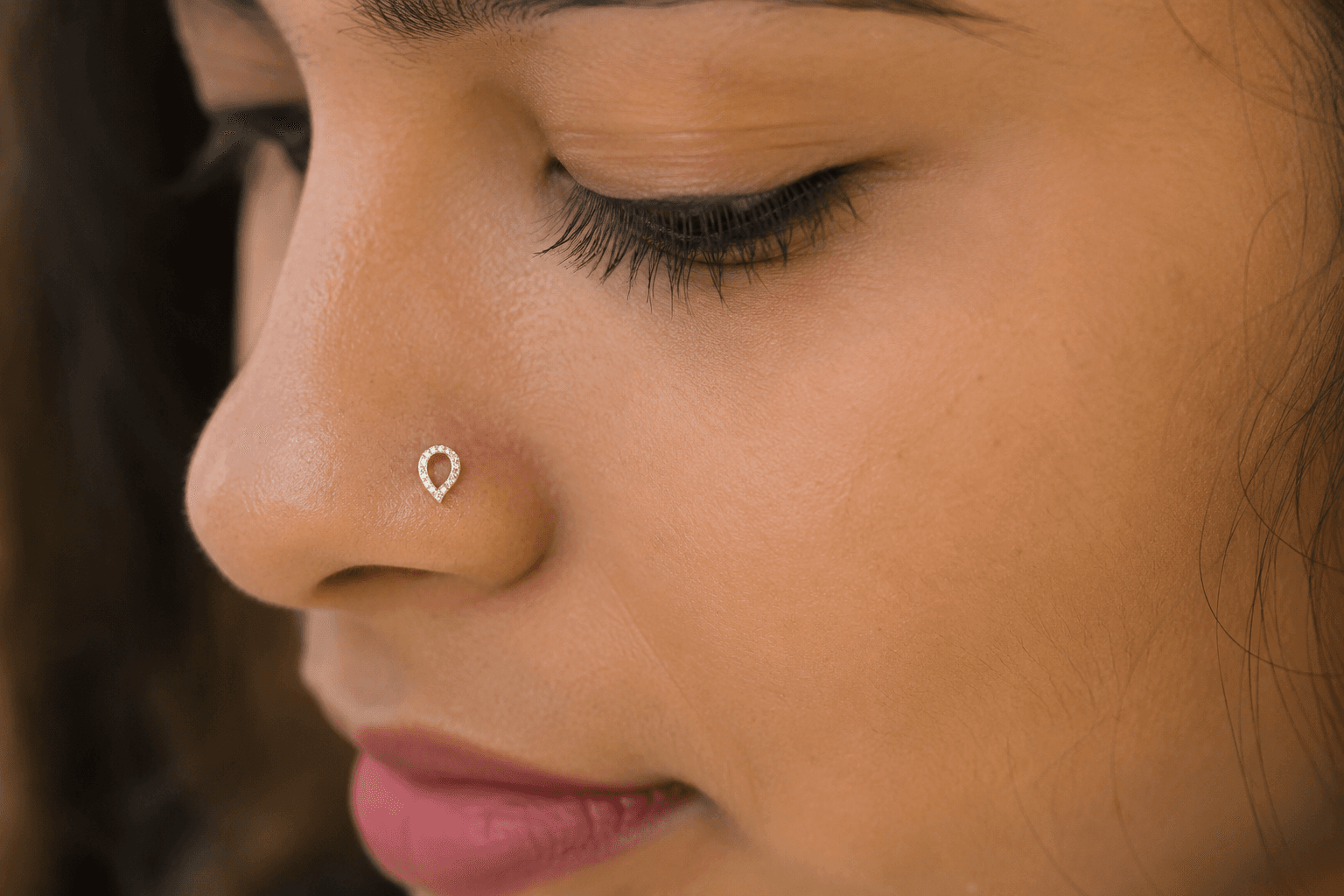 Teardrop Halo Diamond Nosepin , Yellow Gold , 18 K