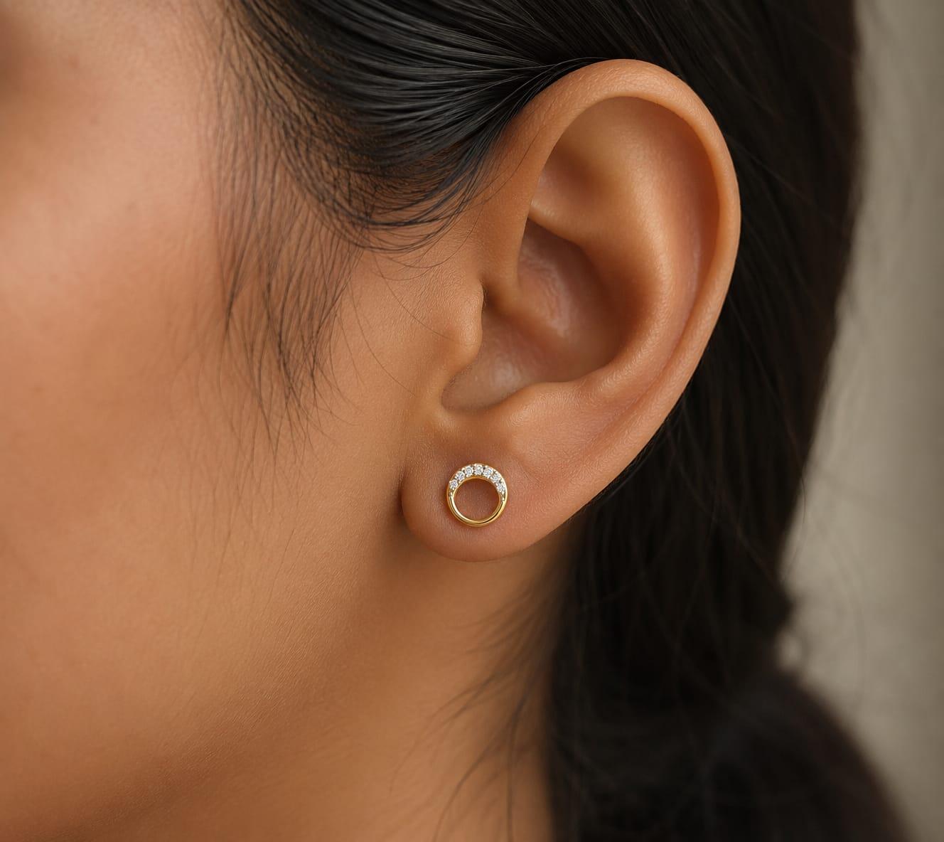 Round Diamond Hoop Earrings , Yellow Gold , 18 K